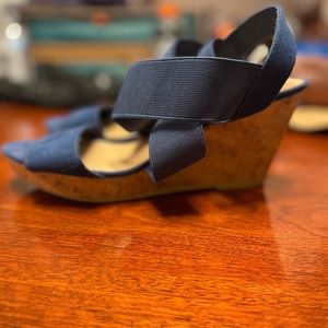 AMERICAN EAGLE Women's Wedge Heels Strappy Shoes Navy Blue Super Cute (size 11)